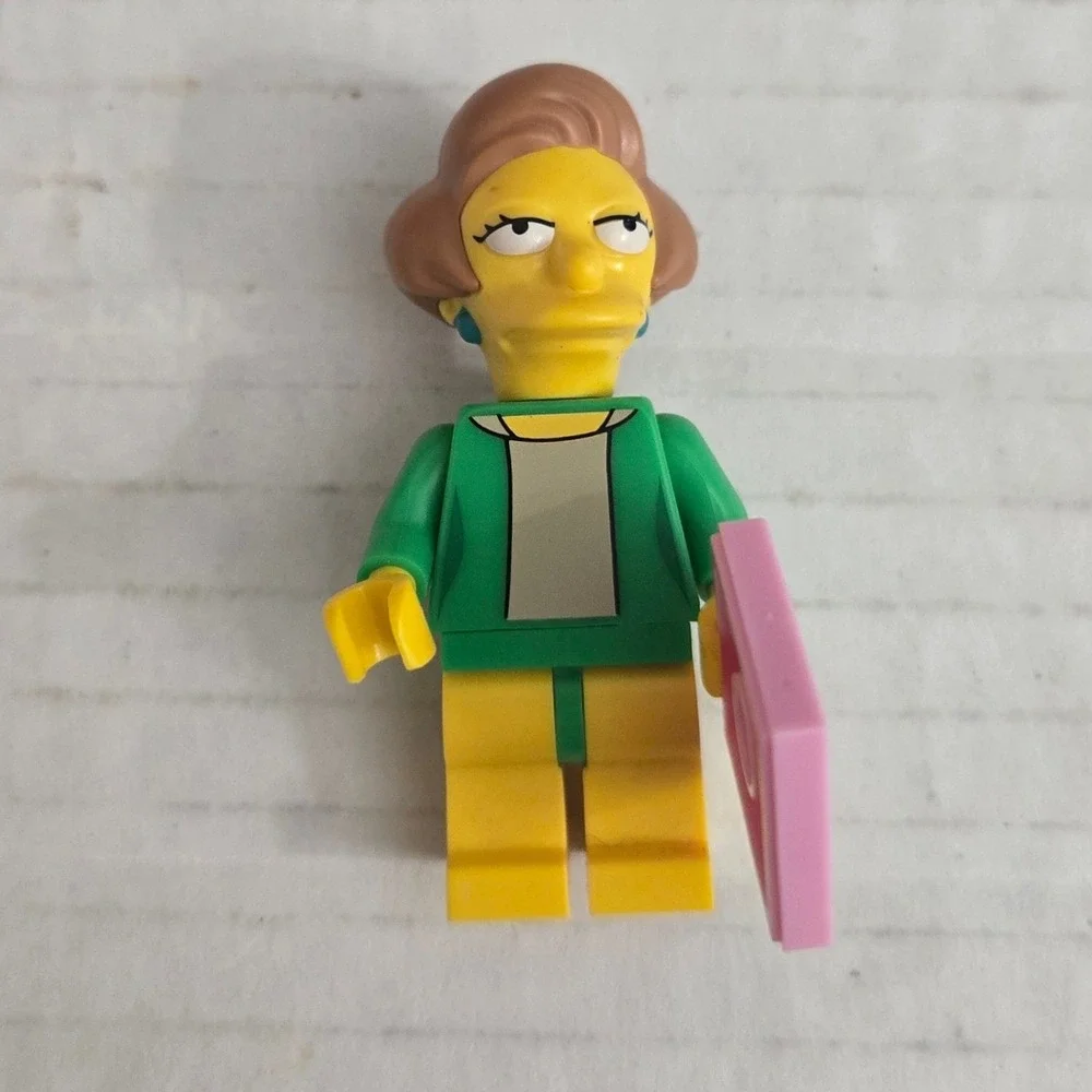 LEGO Simpsons Series 2 Edna Krabappel Minifigure 71009 Complete Woodrow Tile
